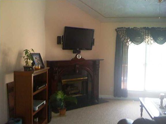 3rd image of 624 Burlwood Cir