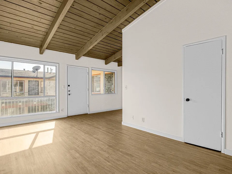 7521 S Crenshaw Blvd #7525-4A