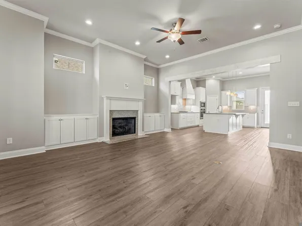 5159 Black River Rd, Darrow, LA 70725