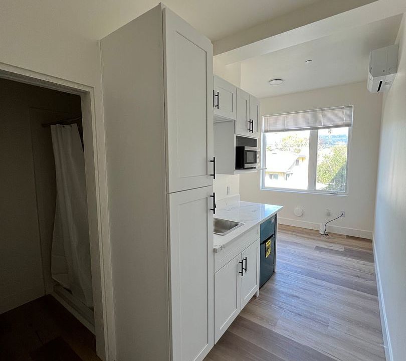 2nd image of 2435 San Pablo Ave #209
