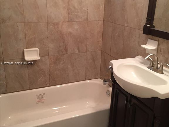 5th image of 1000 NW 39th St
