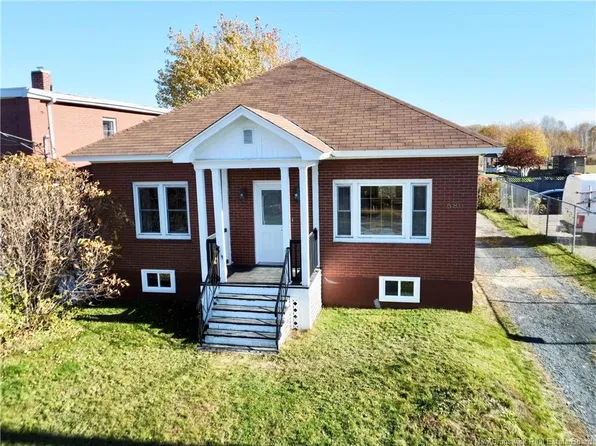 680 Bridge St, Bathurst, NB E2A 1X1