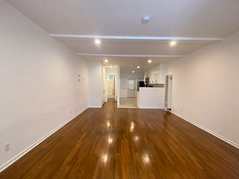 11506 Rochester Ave #11506 — Photo 7