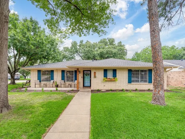 913 Bedford Ct W, Hurst, TX 76053