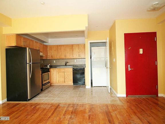 5th image of 10422 39th Ave APT 4B
