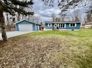 445 NE 2nd Ave, Cohasset, MN 55721
