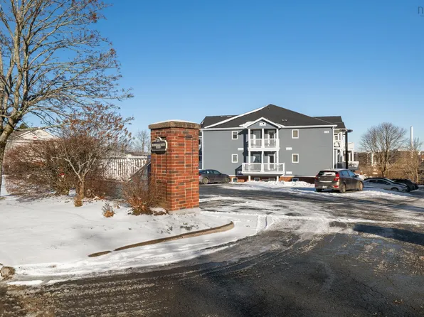 126 Farnham Gate Rd #106, Halifax, NS B3M 3Z9
