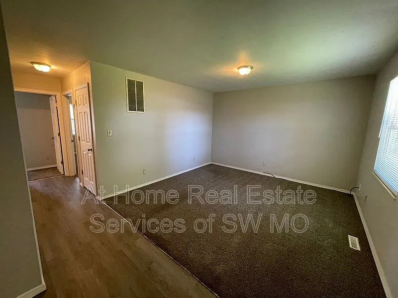 2 bed, 1.0 bath, 780 sqft, $730 — Photo 3