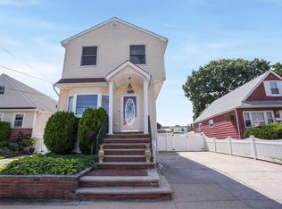 32 Copiague St, Valley Stream, NY 11580