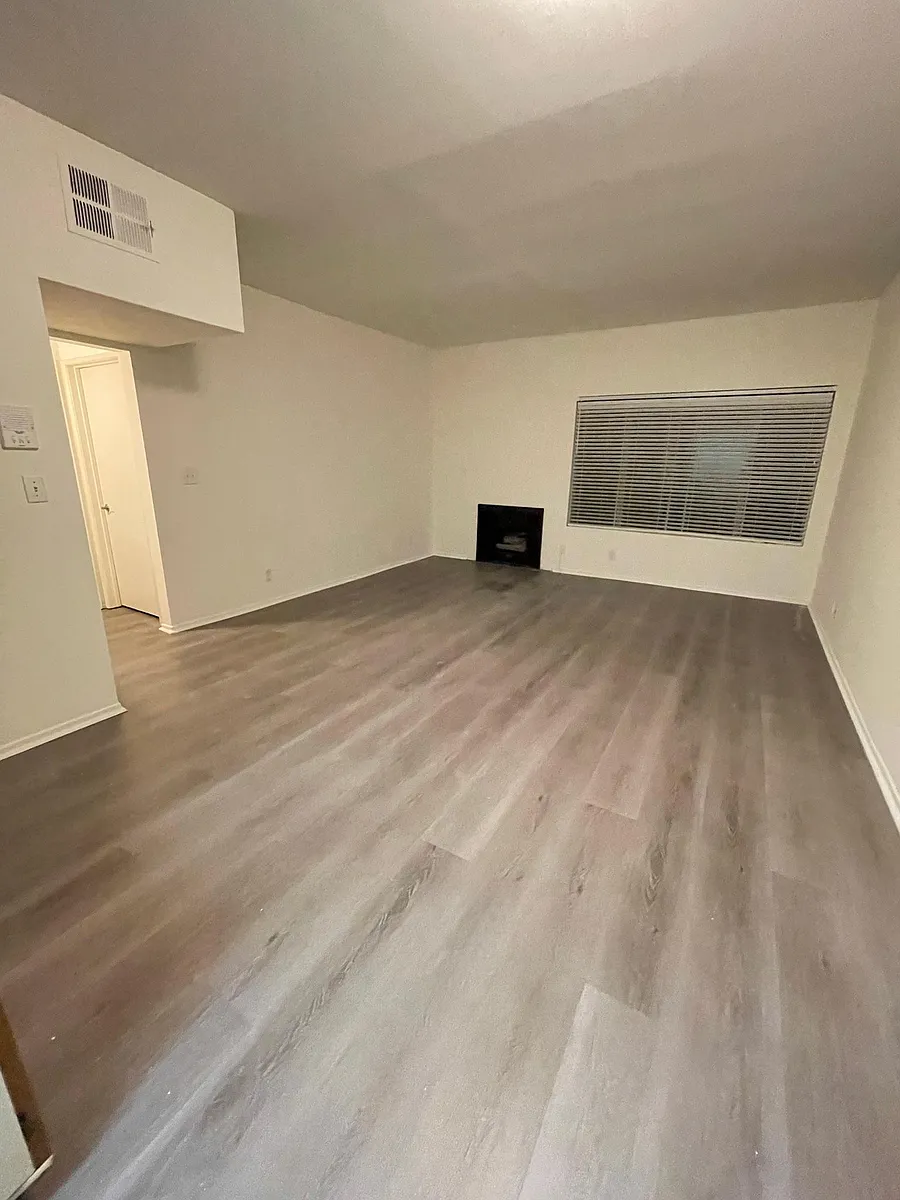 Building Photo - 11155 Aqua Vista St #301