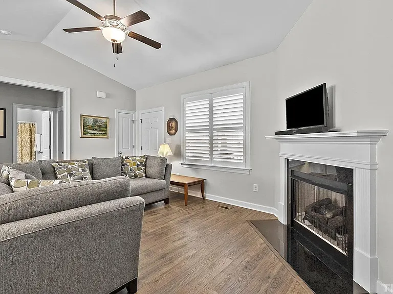 119 Aviemore Ln — Photo 9