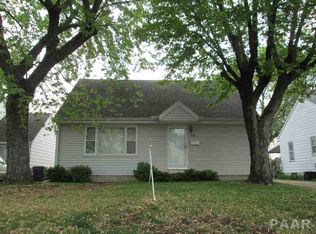 110 N 18th St, Pekin, IL 61554