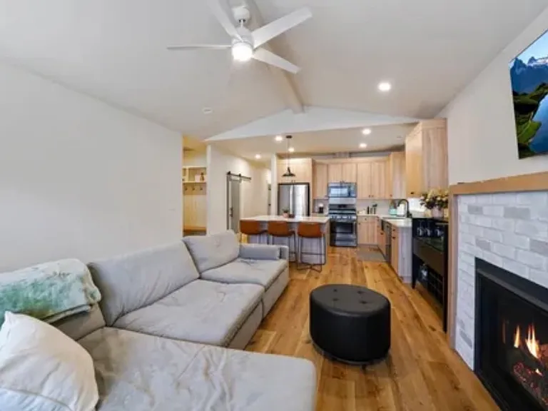 2773 Basalt Ct NE — Photo 2