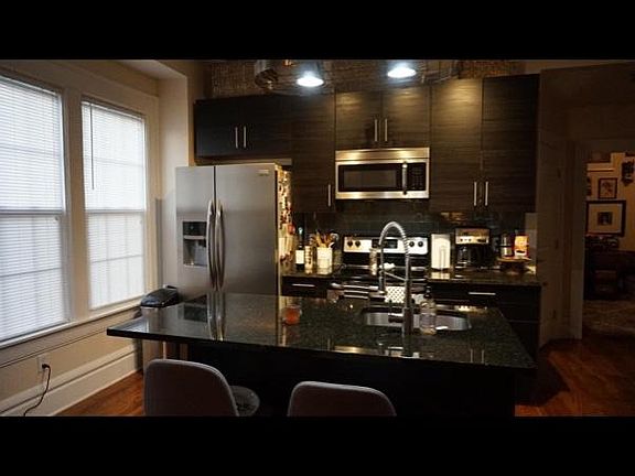 4th image of 1700 Oak St
