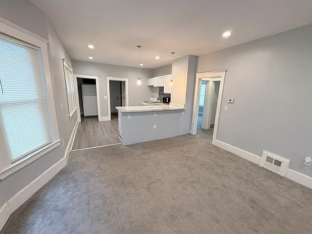 3 bed, 1150 sqft, $1,800 — Photo 4