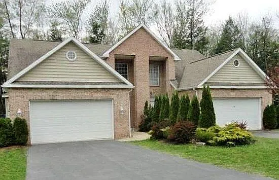 Building Photo - 39 Pine Tree Dr