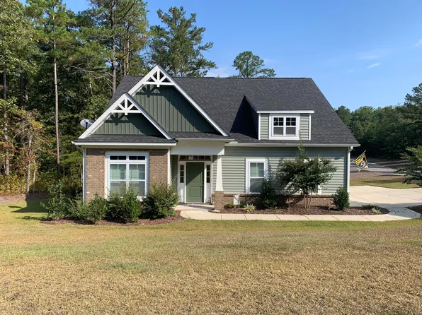 110 Grace Ct, West End, NC 27376