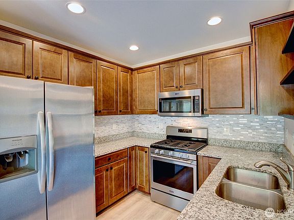 3rd image of 1767 SW Cooper Way