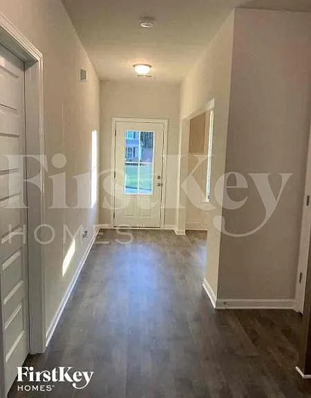 65 Channing Dr — Photo 2
