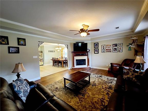 4th image of 251 Monborde St