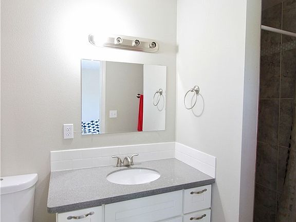 5th image of 3905 S 374th St