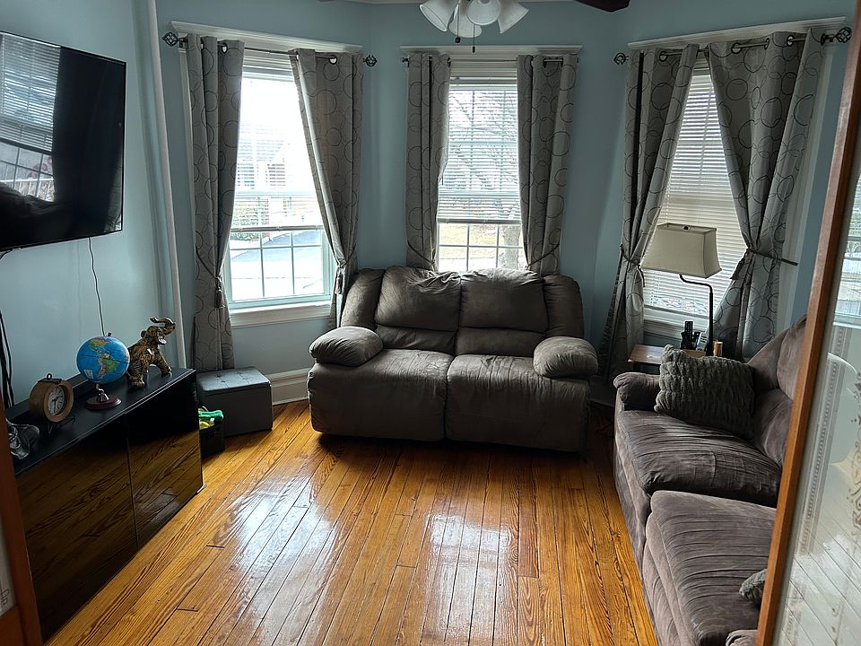 1st image of 16 Agnes St Floor 2