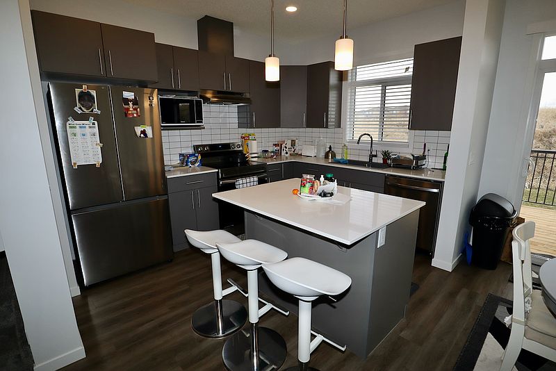 Edmonton Townhouse for rent - 3 Bedrooms — photo 3
