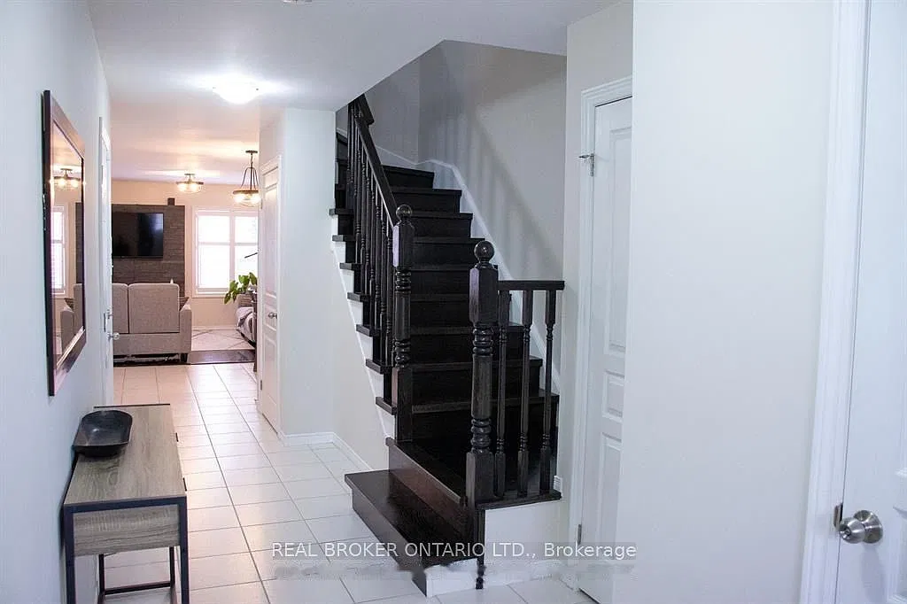 4 bed, $2,900 — Photo 3