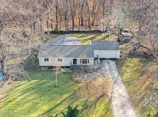 4653 Webberdale Dr, Holly, MI 48442