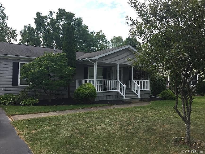 1st image of 108 Crestwood Cir