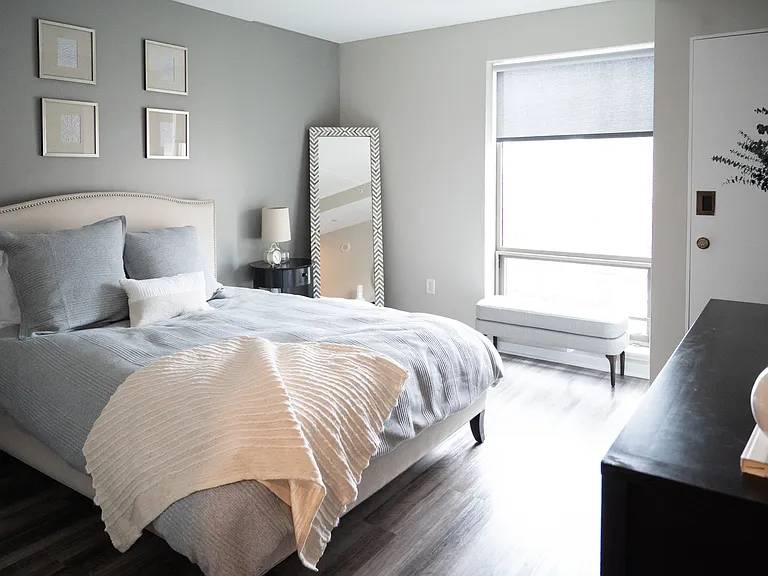 Edgewater Apartments — Photo 47