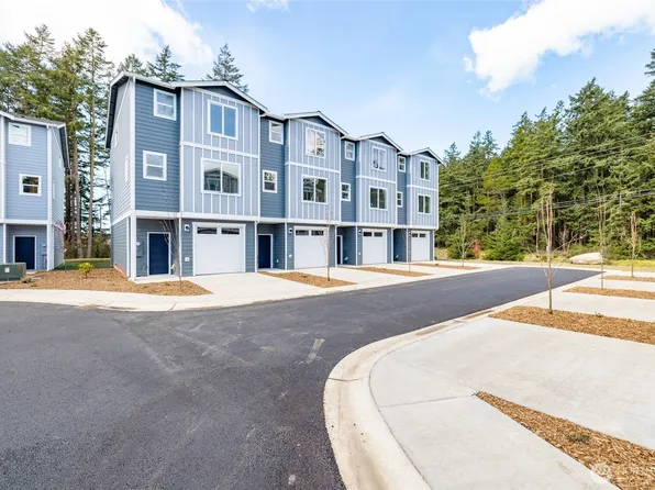 945 NW Heller Street #A2, Oak Harbor, WA 98277