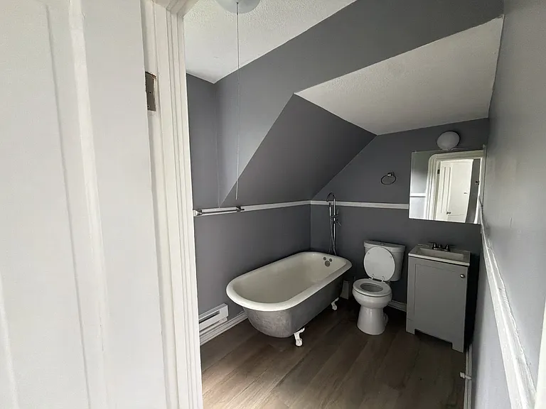 4144 Hyde Ave — Photo 4