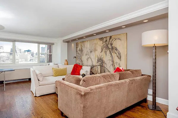 Rented by Town Residential | media 9