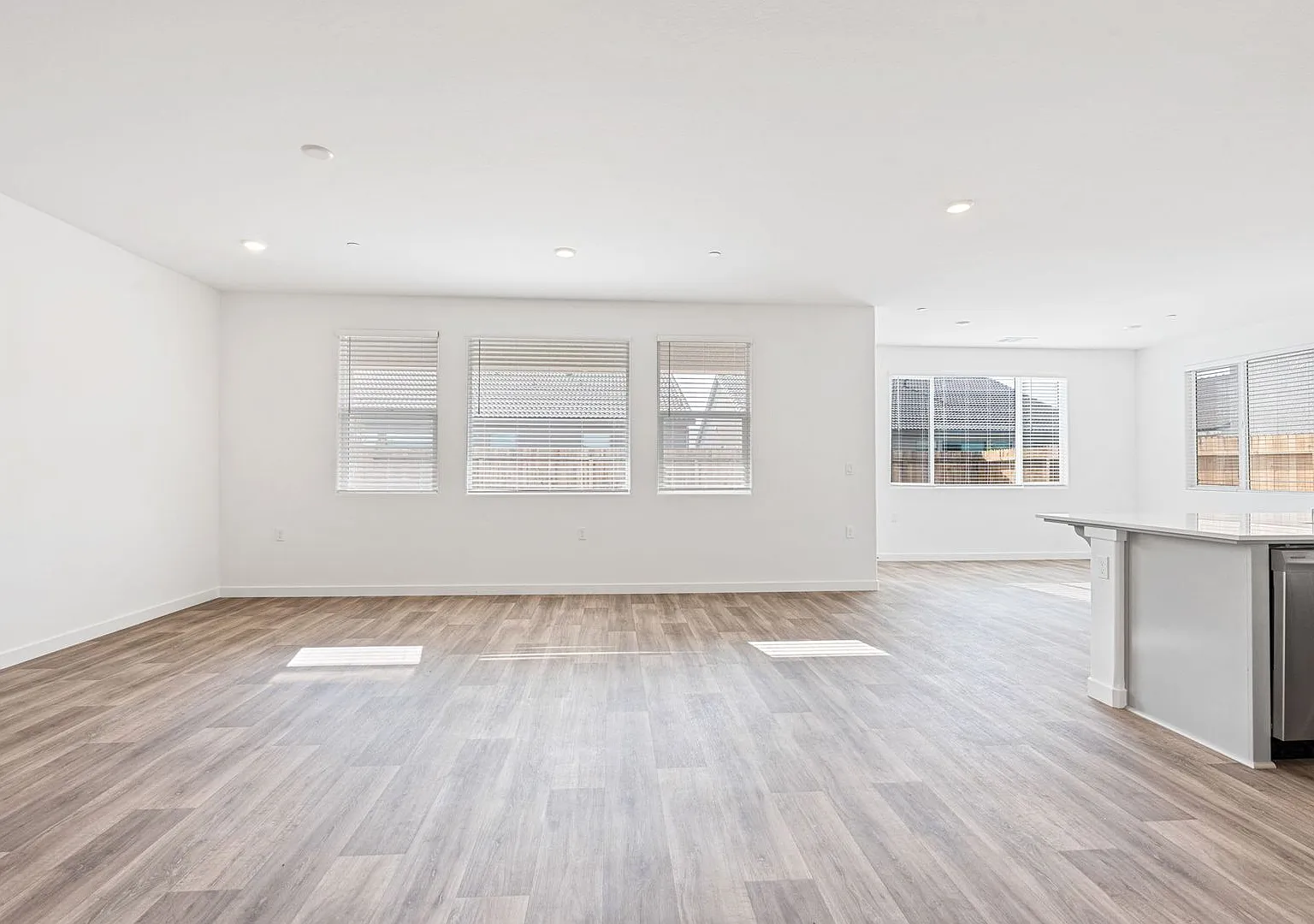 Spacious Four Bedroom Home with Solar in Clovis Unified School District! — Photo 2