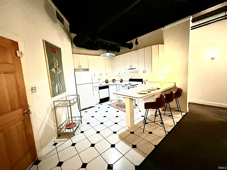 915 Main St #601 — Photo 2