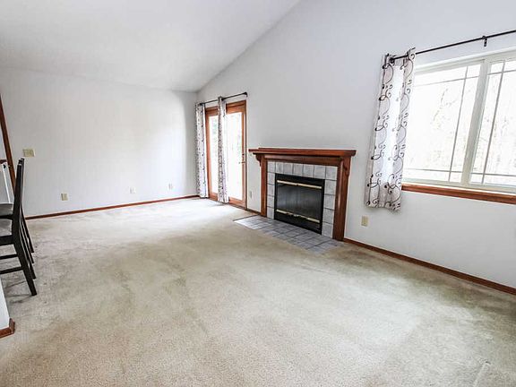 5th image of 207 Burgoyne Dr