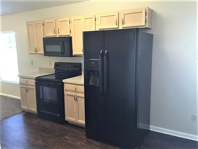 1819 Harbor Island Dr — Photo 4