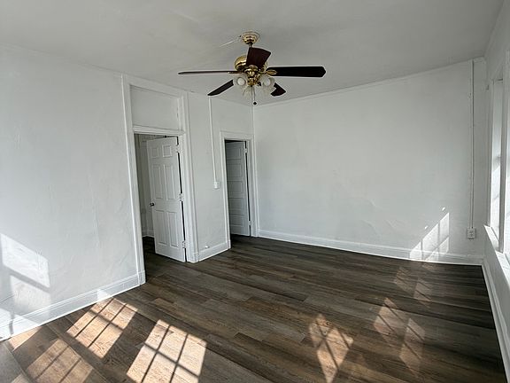 2nd image of 457 NE 24th St APT 10