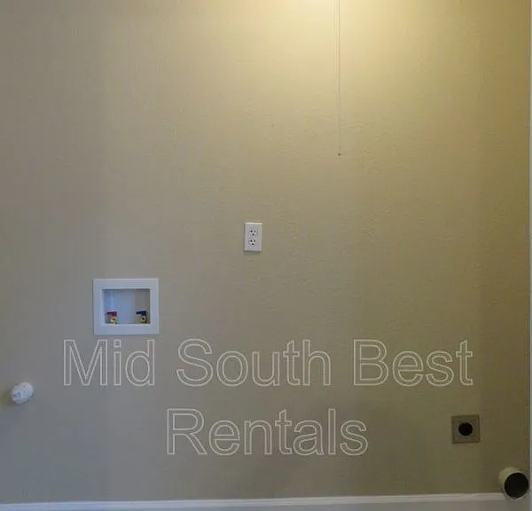 3454 Radford Rd — Photo 2