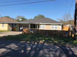 3832 Grant Ave, Groves, TX 77619