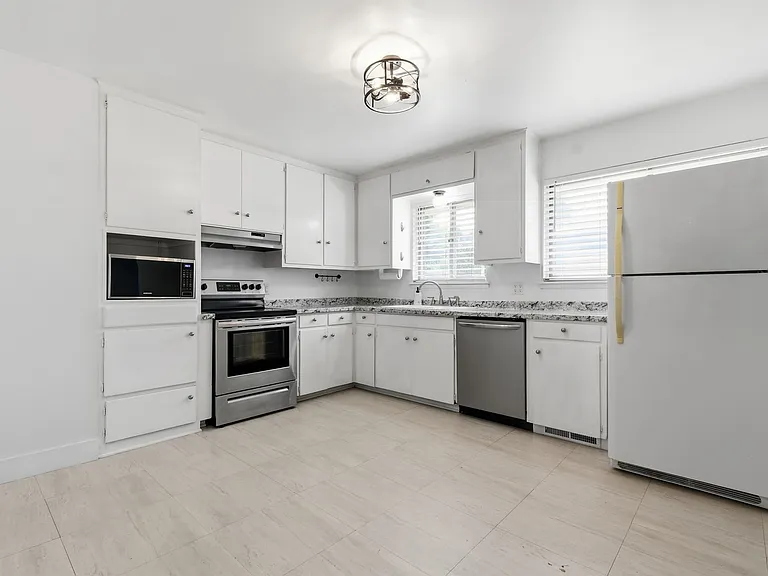 7610 E 21st Pl — Photo 8