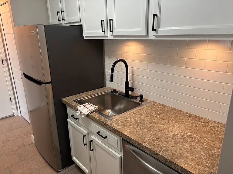 7050 Villa Dr #5 — Photo 7