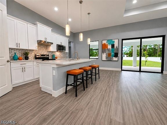 5th image of 1012 Magnolia Ave