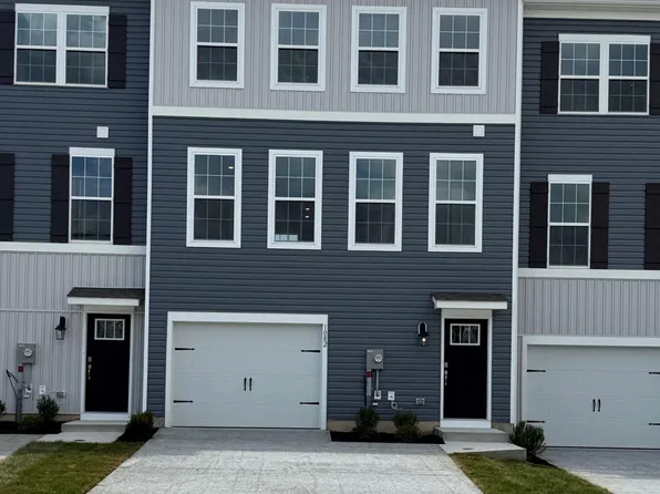 1082 Meadowlark Dr, Fogelsville, PA 18051