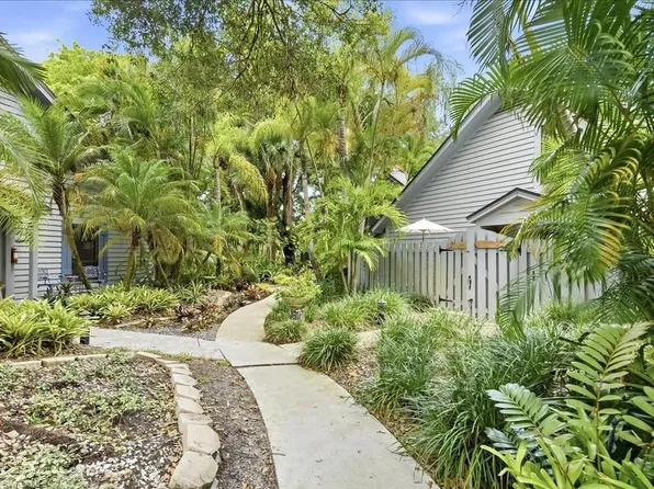 1337 Solana RD, NAPLES, FL 34103