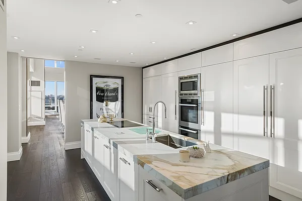 Sold by Nest Seekers International | media 7