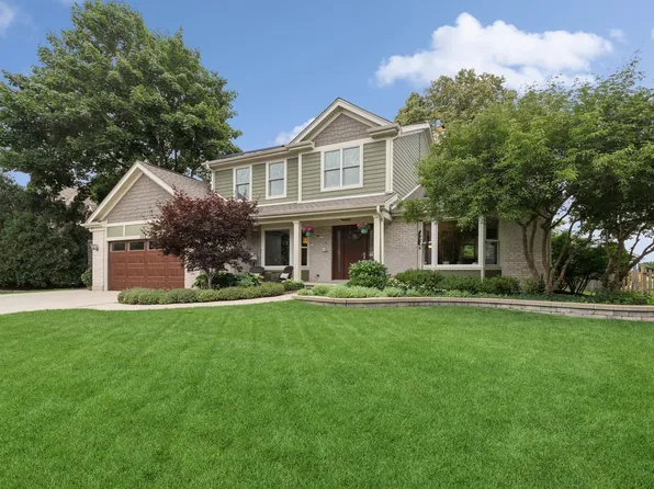 1524 Virginia Ave, Libertyville, IL 60048