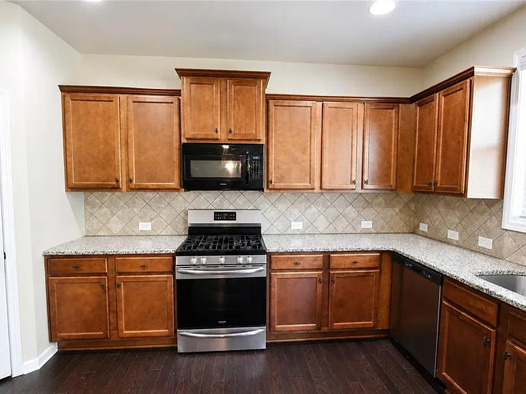 5817 Park Point — Photo 11
