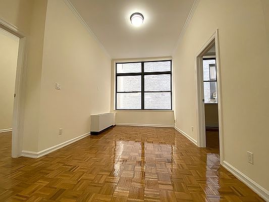 2nd image of 304 W 92nd St APT 1A